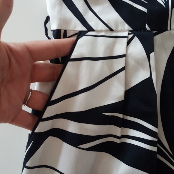 HP ❤️Petite black and white dress w pockets - Picture 5 of 5